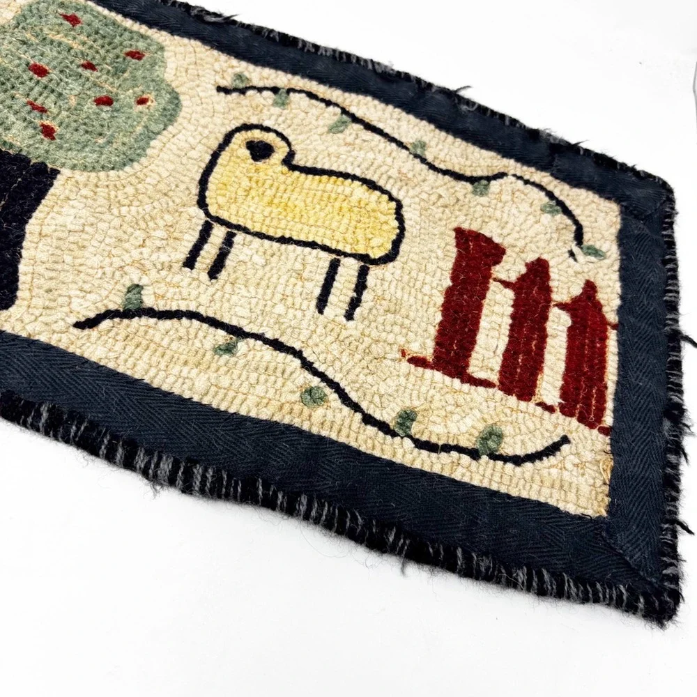 Primitive Folk Art Hand Hooked Wool Table‎ Runner Sheep Tree Farmhouse 22x10